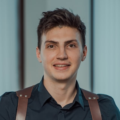 client-img2